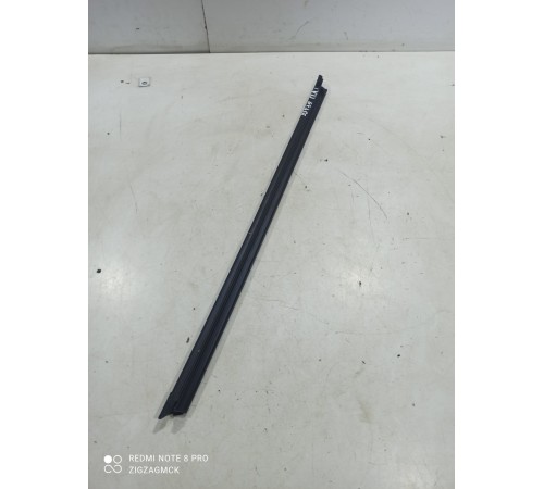 Уплотнитель стекла (передний левый внутренний)