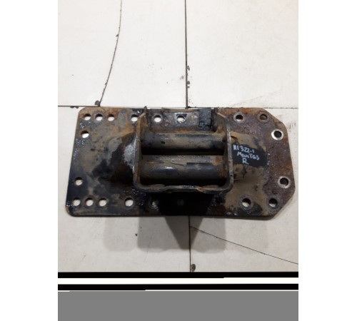 Кронштейн(крепление) рамы правый