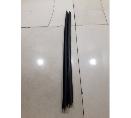 Уплотнитель стекла (задний левый внутренний)