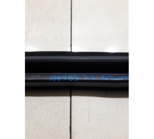 Уплотнитель стекла (задний левый внутренний)