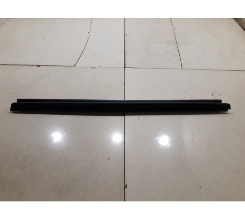 Уплотнитель стекла (задний левый внутренний)