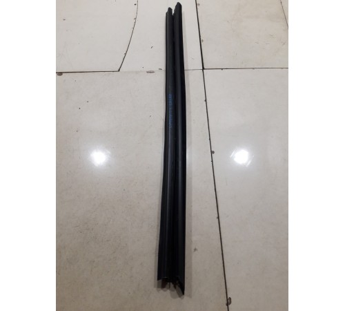 Уплотнитель стекла (задний левый внутренний)