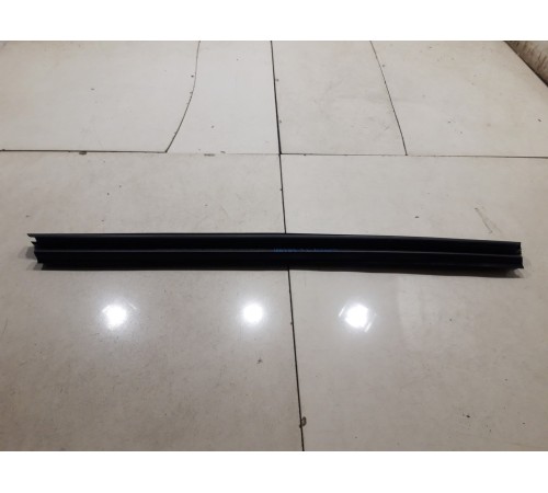 Уплотнитель стекла (задний левый внутренний)