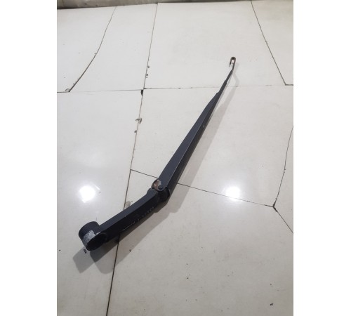 Поводок стеклоочистителя левый