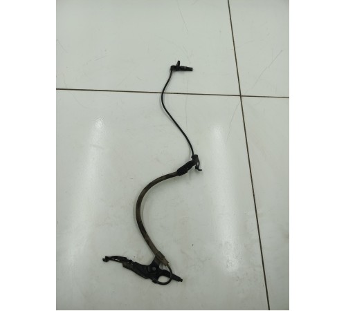 Датчик ABS передний правый уценка