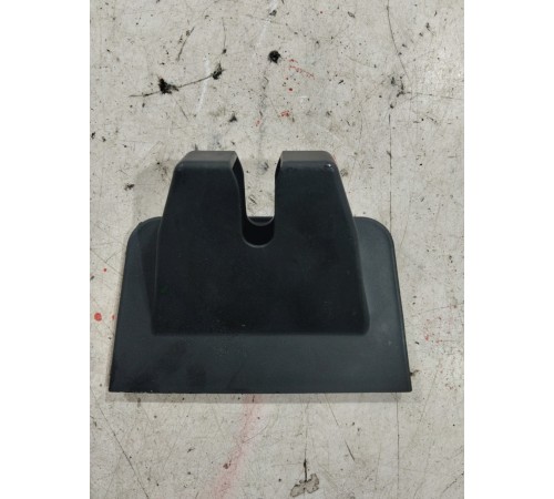 Накладка замка крышки багажника