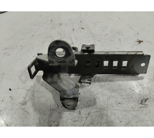 Механизм регулировки ремня по высоте задний правый