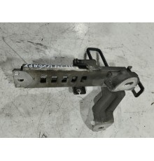 Механизм регулировки ремня по высоте задний правый