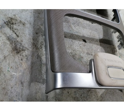 Накладка центральной консоли декоративная