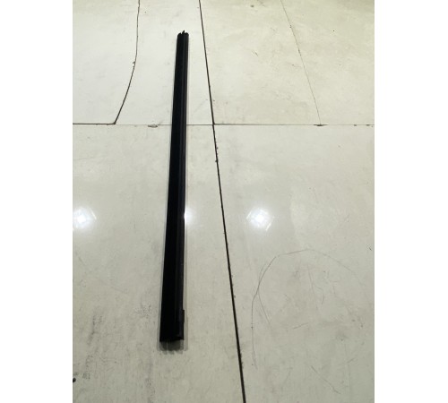 Уплотнитель стекла (задний правый внутренний)