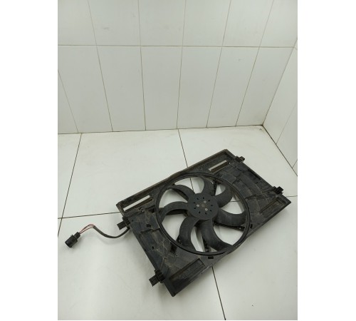 Диффузор радиаторов с вентилятором охлаждения двигателя