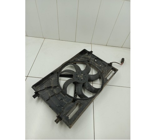 Диффузор радиаторов с вентилятором охлаждения двигателя
