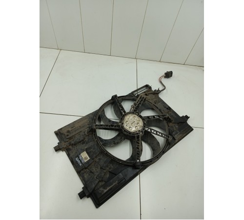 Диффузор радиаторов с вентилятором охлаждения двигателя