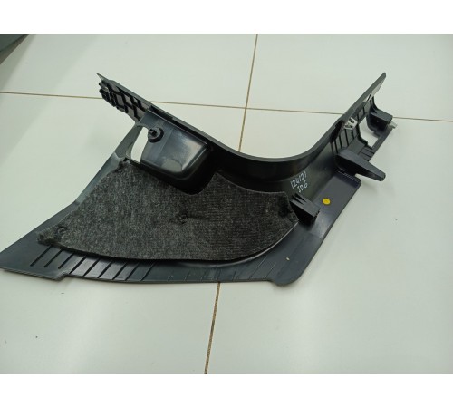 Накладка стойки передняя левая