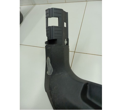 Накладка стойки передняя левая