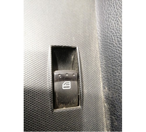 Кнопка стеклоподъемника передняя правая