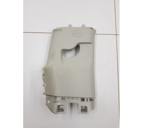 Обшивка задней стойки левая