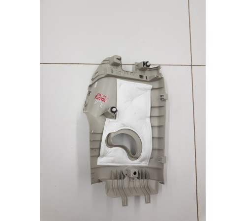 Обшивка задней стойки левая