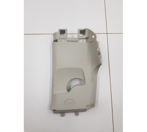 Обшивка задней стойки левая