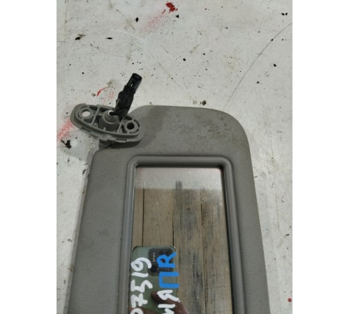 Козырек солнцезащитный(правый)