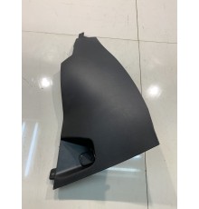 Боковая накладка центральной консоли (правая)