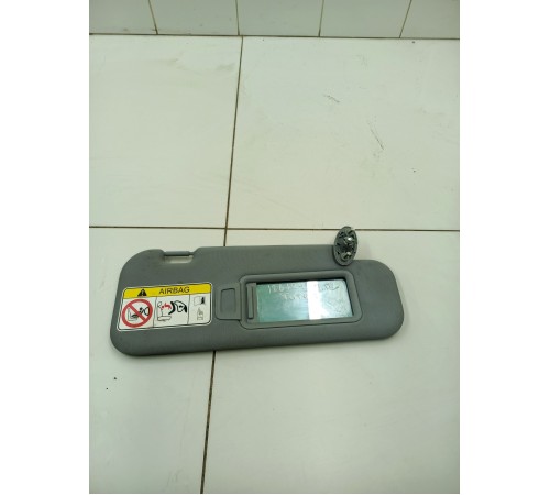 Козырек солнцезащитный правый