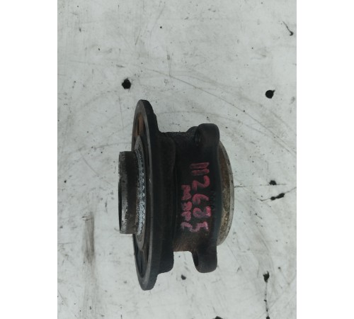 Ступица передняя левая