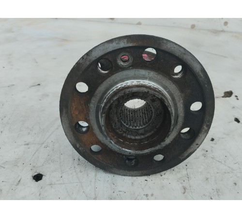 Ступица передняя левая