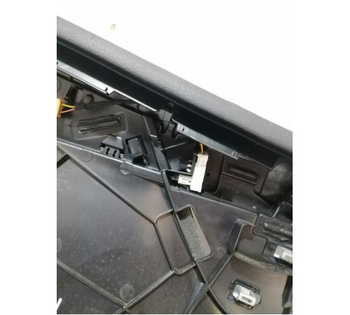 Обшивка двери передняя правая