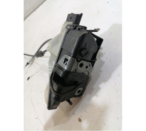 Замок двери передний левый