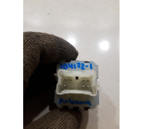 Кнопки стеклоподъемника передние левые