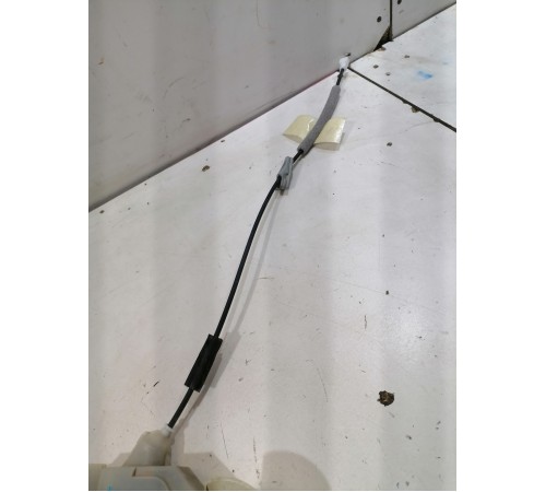 Замок двери передний левый