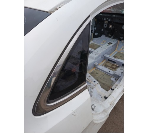 Глухое стекло заднее правое