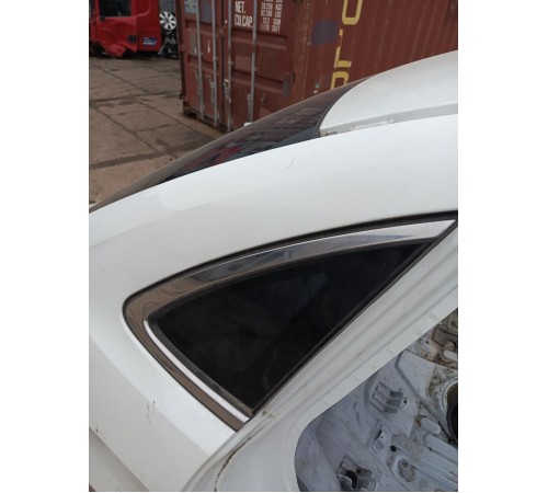 Глухое стекло заднее правое