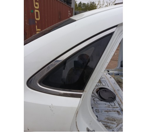 Глухое стекло заднее правое