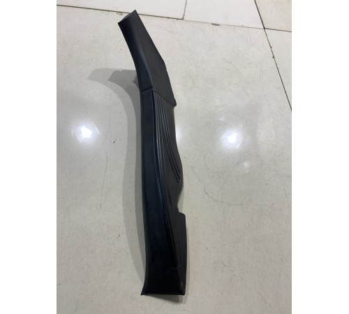 Обшивка крышки багажника(задняя левая)