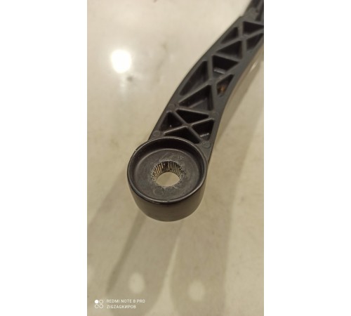 Поводок стеклоочистителя(левый)