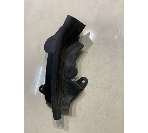 Уплотнитель капота (левый)