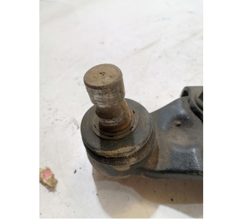 Рычаг подвески передний правый