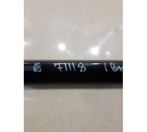 Уплотнитель стекла (передний, левый, внешний)