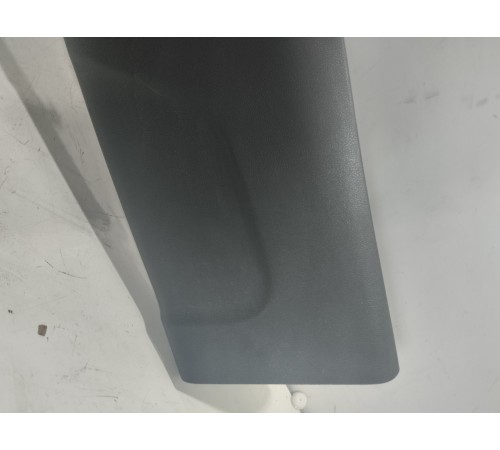 Обшивка центральной стойки левая