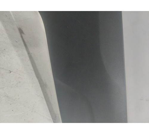 Обшивка центральной стойки левая