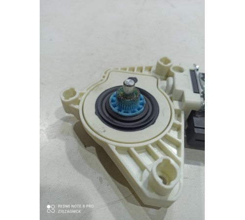 Моторчик стеклоподъемника (задний правый)