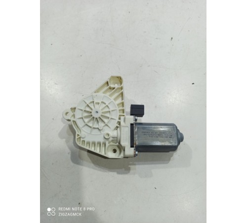 Моторчик стеклоподъемника (задний правый)