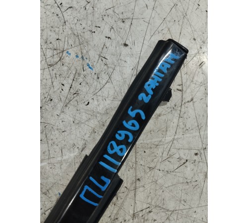 Уплотнитель стекла передний левый внешний