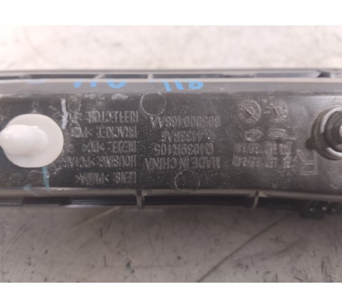 Фонарь крышки багажника правый