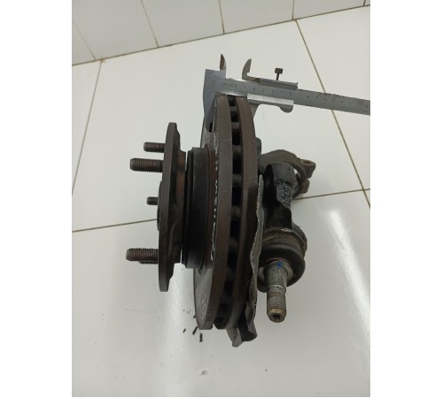 Кулак передний правый в сборе