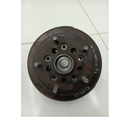 Кулак передний правый в сборе