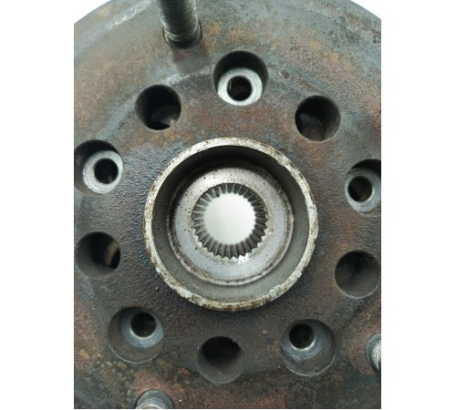 Кулак передний правый в сборе