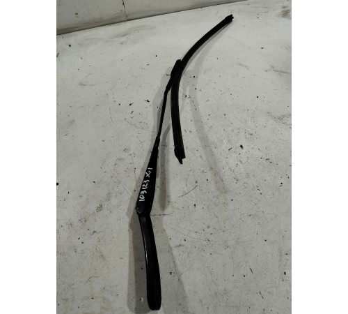 Поводок стеклоочистителя(левый)
